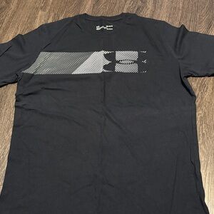 Under Armour Black and Gray Men's Tee
